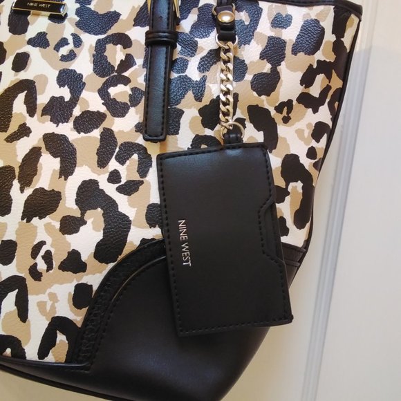 Large Shoulder Tote Handbag - Picture 7 of 16